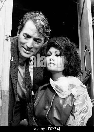 Actress Sophia Loren and Actor Gregory Peck in 'Arabesque' Stock Photo