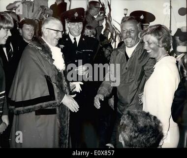 Aug. 08, 1965 - Bob Manry goes home. Mr. Robert Manry, the American ...