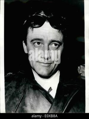 Mar. 03, 1966 - The Other Man From U.N.C.L.E Arrives: Actor Robert Vaughn who plays the part of Napoleon Solo in the TV series - The Man From U.N.C.L.E was given a big welcome by fans when he arrived at London Airport last night.Keystone Photo Shows:- Robert Vaughn (Napoleon Solo), pictured at London Airport after his arrival last night.