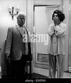 Director Charlie Chaplin directing Sophia Loren in 'A Countess from Hong Kong' Stock Photo