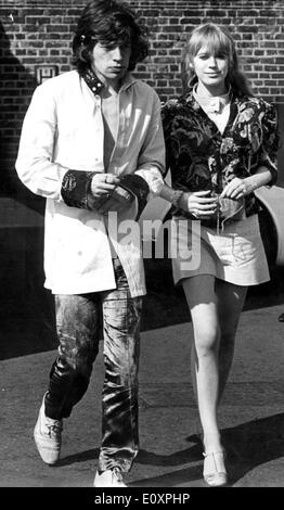 The Stones singer Mick Jagger and girlfriend Marianna Faithfull Stock Photo