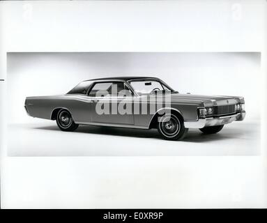 Aug. 08, 1967 - A distinctive, more formal roof on the Continental Coupe gives fresh appeal to the Lincoln Continental for 1968 Stock Photo