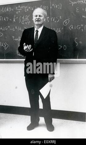 Hans Bethe, German-American Physicist Stock Photo - Alamy