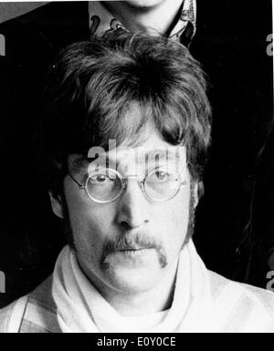 Singer/ Songwriter JOHN LENNON (1940-1980) member of The Beatles. Today marks the 25th anniversary of the death of JOHN WINSTON Stock Photo