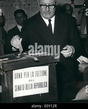 May 05, 1968 - Italy's sixth general election since World War II has been taken place. OPS: President Giuseppe Saragat voting. Stock Photo