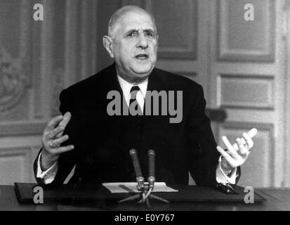 President Charles de Gaulle speaking Stock Photo