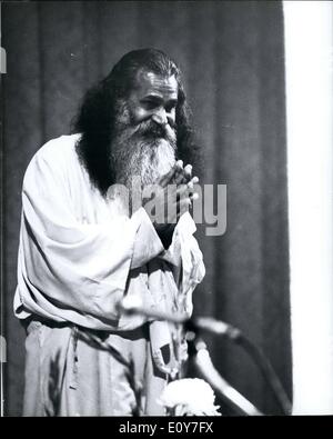 Jan. 01, 1969 - Swami Satchidananda, Carnegie hall. Stock Photo