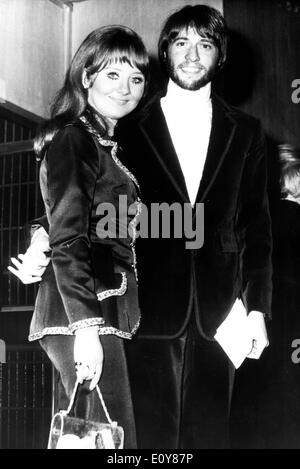 The Bee Gees Maurice Gibb with singer Lulu Stock Photo