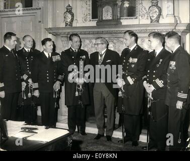 Feb. 02, 1969 - Lord mayo receives commodore and officers of NATO standing naval forces : The lord mayor of London, sir Charles Stock Photo