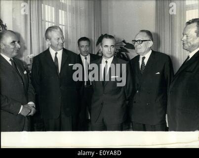 Sep. 09, 1969 - President Georges Pompidou made his first official visit to Bonn where he was welcomed by Chancellor Kiesinger. Stock Photo