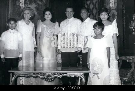 Aug. 08, 1969 - Manila, Philippines-- U.S. President Richard Nixon (4th from left ) with Philippines President Ferdinand E. Marcos during Nixons son, Bong Bong (Marcos II ) ; Mrs. Nixon, Mrs. Marcos; and daughters, Stock Photo