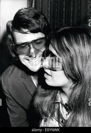 Jan. 01, 1971 - Sunglass Fair  Photo Shows: Ray Goldsmith and Lynn Oakley wearing the latest in sunglasses - The Nosegua Stock Photo