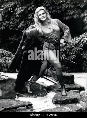 Aug. 08, 1971 - Press reception for Ann-Margaret. there was a press reception today for Ann-Margaret. here with husband Roger Smith prior to the London opening of September 16th. of the Mike Nichols film ''Carnal Knowledge''. Ann - Margaret has received unanimous and spectacular acclaim by the American press for the performances in ''Carnal knowledge'. ''Carnal; knowledge '' in its united states openings is proving to best sensation having taken at the box office almost eight million dollars in its first seven weeks Stock Photo