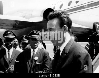 President of Algeria HOUARI BOUMEDIENNE at the airport Stock Photo