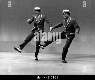 Entertainers Gene Kelly and Tommy Steele co-star Stock Photo