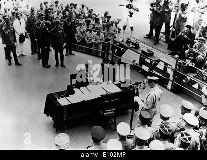 American general and Field Marshal of the Philippines Army DOUGLAS MACARTHUR (January 26, 1880 April 5, 1964) Stock Photo