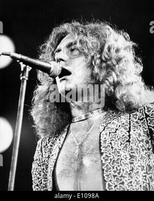 Led Zeppelin singer Robert Plant in concert Stock Photo