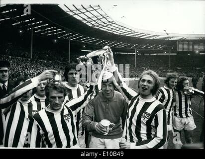 Mar. 03, 1972 - Stoke City Beat Chelsea In League Cup Final At Wembley By 2-1: Photo shows. Seen after the match as the stoke players hold up the league cup they are L-R George Eastham, who acored the winning goal, John Ritchie, Gordon Banks England and Stoke goal and Jimmy Greenhoff. Stock Photo