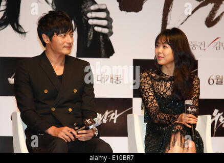 Seoul, South Korea. 20th May, 2014. Jang Dong-Gun South Korean actors Jang Dong-Gun (L) and Kim Min-Hee attend a promotional event for their movie, 'No Tears for the Dead' in Seoul, South Korea . © Lee Jae-Wonon/AFLO/Alamy Live News Stock Photo