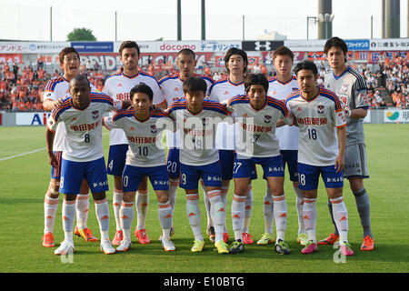 Albirex Niigata team group line-up, MAY 3, 2014 - Football / Soccer : Albirex Niigata team group (Top row - L to R) Kentaro Oi, Michael James Fitzgerald, Kengo Kawamata, Yuki Kobayashi, Hideya Okamoto, Tatsuya Morita, (Bottom row - L to R) Leo Silva, Atomu Tanaka, Kim Jin-Su, Ken Matsubara and Sho Naruoka before the 2014 J.League Division 1 match between Omiya Ardija 2-2 Albirex Niigata at NACK5 Stadium Omiya in Saitama, Japan. (Photo by AFLO) Stock Photo