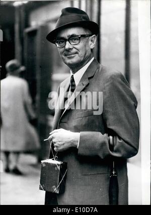Jul. 07, 1972 - He's Packed Up! The resignation submitted earlier this week by Dr. Karl Schiller, the West German Minister of Economics and Finance, was accepted yesterday by Herr Brandt. Photo shows Dr. Karl Schiller pictured leaving his office. Stock Photo