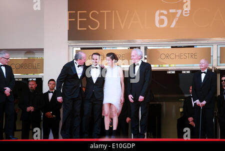 Cannes, France. 20th May 2014. Luc Dardenne, actors Fabrizio Rongione, Marion Cotillard and  Jean-Pierre Dardenne at the Two Days, One Night (Deux Jours, Une Nuit) gala screening red carpet at the 67th Cannes Film Festival France. Tuesday 20th May 2014 in Cannes Film Festival, France. Credit:  Doreen Kennedy/Alamy Live News Stock Photo