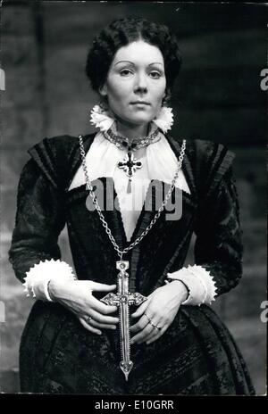 Nov. 11, 1972 - Dress rehearsal for ''Macbeth''.; There was a dress rehearsal last night for the National Theatre's new production of Shakespeare's Macbeth, which opens at the Old Vic on Thursday, November 9th. Anthony Hopkins plays the role of Macbeth and Diana Rigg plays Lady Macbeth. Photo Shows Diana Rigg as Lady Macbeth, during last nights rehearsal. Stock Photo