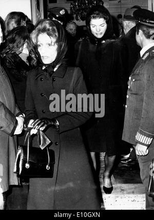 Jackie Kennedy at Alexander Onassis funeral Stock Photo