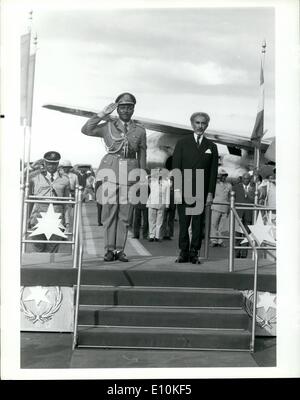 May 05, 1973 - Yakubu Gowon (left), head of the military government of Nigeria arrive up for the 10th OAU meeting in Addis A - right: Emperor Haile Solomon. Stock Photo