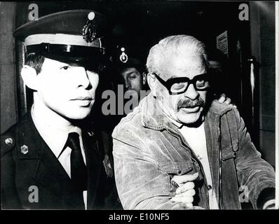 Aug. 08, 1973 - Narcotics smuggler Francios Chiappe whose extradiction was requested by the United States surrender to Argentina police. He escaped earlier from an Argentina prison on May 25,1973, when political prisoners were freed under the new Government of president Hector Campora. OPS Francois Chiappe at the Palacio de Tribunales, Buenos. Buenos Aires, August 8, 1973 Stock Photo