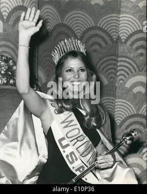 Vintage photos of Alabama's Miss Maid of Cotton pageants 