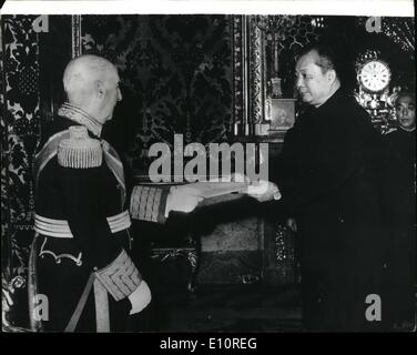 Oct. 10, 1973 - first Chinese Ambassador to Spain presents credentials.: Mr Chen Chao Yuan, first Ambassador to Spain of the Chinese People's Republic, see presenting his credentials to General Franco at the Royal palace in Madrid. Stock Photo