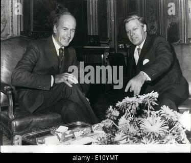 Sep. 09, 1974 - West German Chancellor In Talks With French President: French and West German leaders met in Paris for almost five hours to discuss new forms of European political and economic cooperation. Photo shows The French President, Valery Giscard D'Estaing (left) and the West German Chancellor Helmut Schmidt, during their talks at the Elysee Palace in Paris. Stock Photo