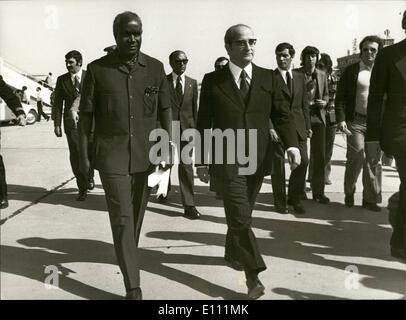 Apr. 04, 1975 - Visit To Portugal Of President Kenneth Kaunda Of Zambia: Kenneth Kaunda with President Costa Gomes at Lisbon Airport. Credits: AEI Stock Photo