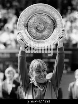 Martina Navratilova holds up Wimbledon trophy Stock Photo