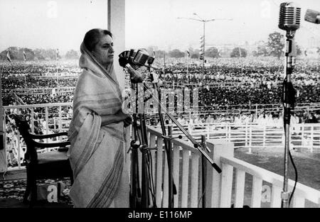 Prime Minister Indira Gandhi giving a speech Stock Photo