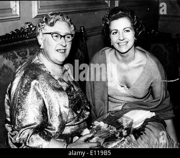 Agatha Christie and Margaret Lockwood at theatre Stock Photo