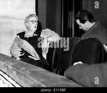 Agatha Christie seated in the 'Dock' Stock Photo