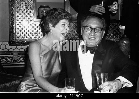 Apr 21, 1976; London, England, UK; United States Secretary of State HENRY KISSINGER with his wife POLLY BERGEN at a party at the Iranian Embassy. (Credit Image: KEYSTONE Pictures USA/ZUMAPRESS.com) Stock Photo