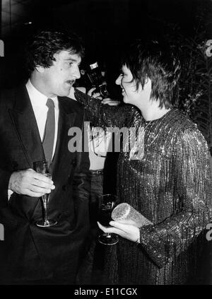 5556530 (9003338) Robert de NIRO (li.), amerikanischer Schauspieler, und Liza MINNELLI (re.), amerikanische Schauspielerin und Stock Photo