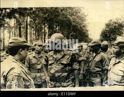 May 05, 1977 - President Mobutu Meets His Allies. President Mobutu of Zaire paid a visit to his mixed forces of Zairean and Moroccan troops on the outskirts of Mutshatsha, dressed in a Para-outfit Stock Photo
