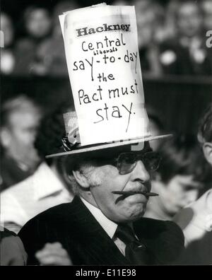 Sep. 09, 1977 - Liberal party conference at brighton.: Liberal Leader David Steel is expecting a large vote in favour of his pact with the Labour Government from the Party rank and file during the Liberal Party Conference at Brighton today. Photo shows a delegate wearing a large top hat with 'The pact must stay' written on it during the Liberal Part Conference at Brighton today. Stock Photo
