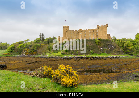 DUNVEGAN CASTLE AND SURROUNDING TREES AND GARDENS ON THE  ISLE OF SKYE SCOTLAND Stock Photo