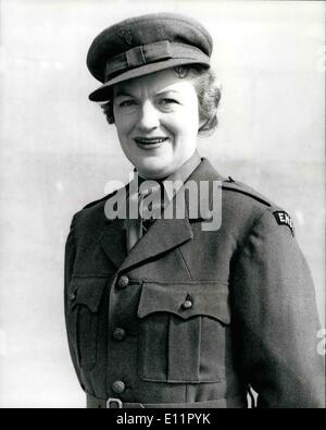 Sep. 09, 1979 - Dame Gracie Fields Dies: Gracie Fields, 81, died today at her home on the Island of Capri. She was last in Britain in February of this year to reve her Damehood from the Queen Mother. Photo shows Gracie Fields in her ENSA uniform in 1943. Stock Photo