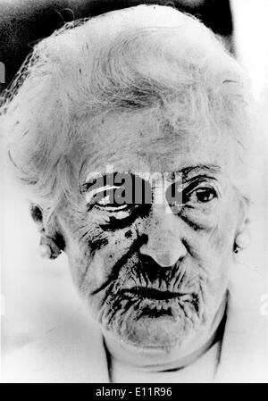 Dec 19, 1979; Vienna, Austria; The 'Great Old Lady of the Burgtheater in Vienna' so she is called since centuries, the actress ROSA ALBACH RETTY, now she becomes 105 years old, on Dec. 26th she celebrates this rare birthday. Under the title 'Hundred years are very short,' the mother of Wolf Albach Retty and the grandma of wellknow actress Romy Schneider published a year ago her memoirs, in which the surely oldest writer of the world wrote about her private and professional life. Stock Photo