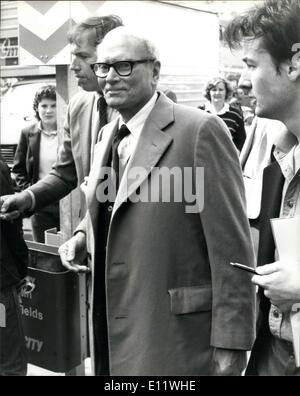 Sep. 08, 1980 - Memorial service for Peter Sellers; Photo Shows Sir Laurence Oliviar seen arriving for the service at St. Martin in the Fields today. Stock Photo