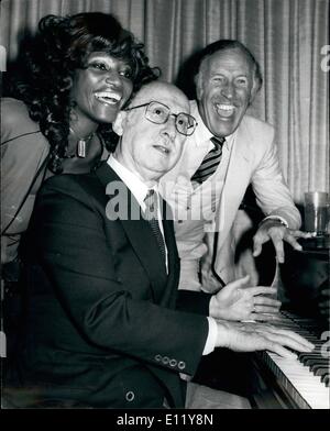 Jimmy Van Heusen, left, and Sammy Cahn hold Oscars won for the