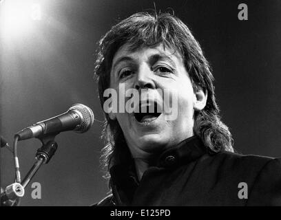 The Beatles Paul McCartney performs in concert Stock Photo