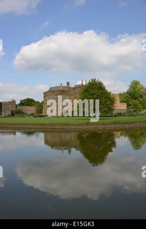 Broughton Castle near Banbury, Oxfordshire Stock Photo