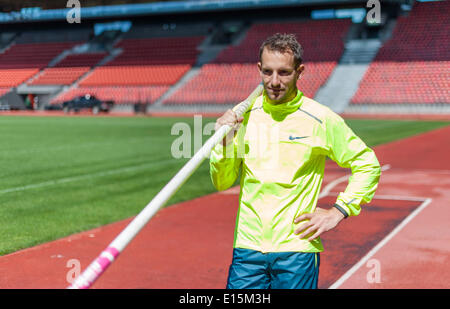 Zurich, Switzerland. 23rd May, 2014. Renaud Lavillenie (FRA), pole vaulting Olympic gold medalist is posing with a pole during a training session at the Letzigrund stadium in Zurich, Switzerland. Credit:  Erik Tham/Alamy Live News Stock Photo